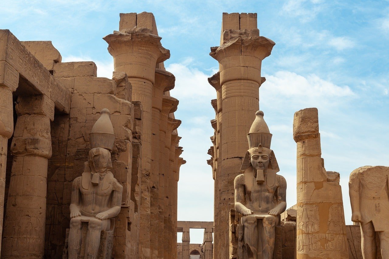 le statue colossali di Ramses a Luxor